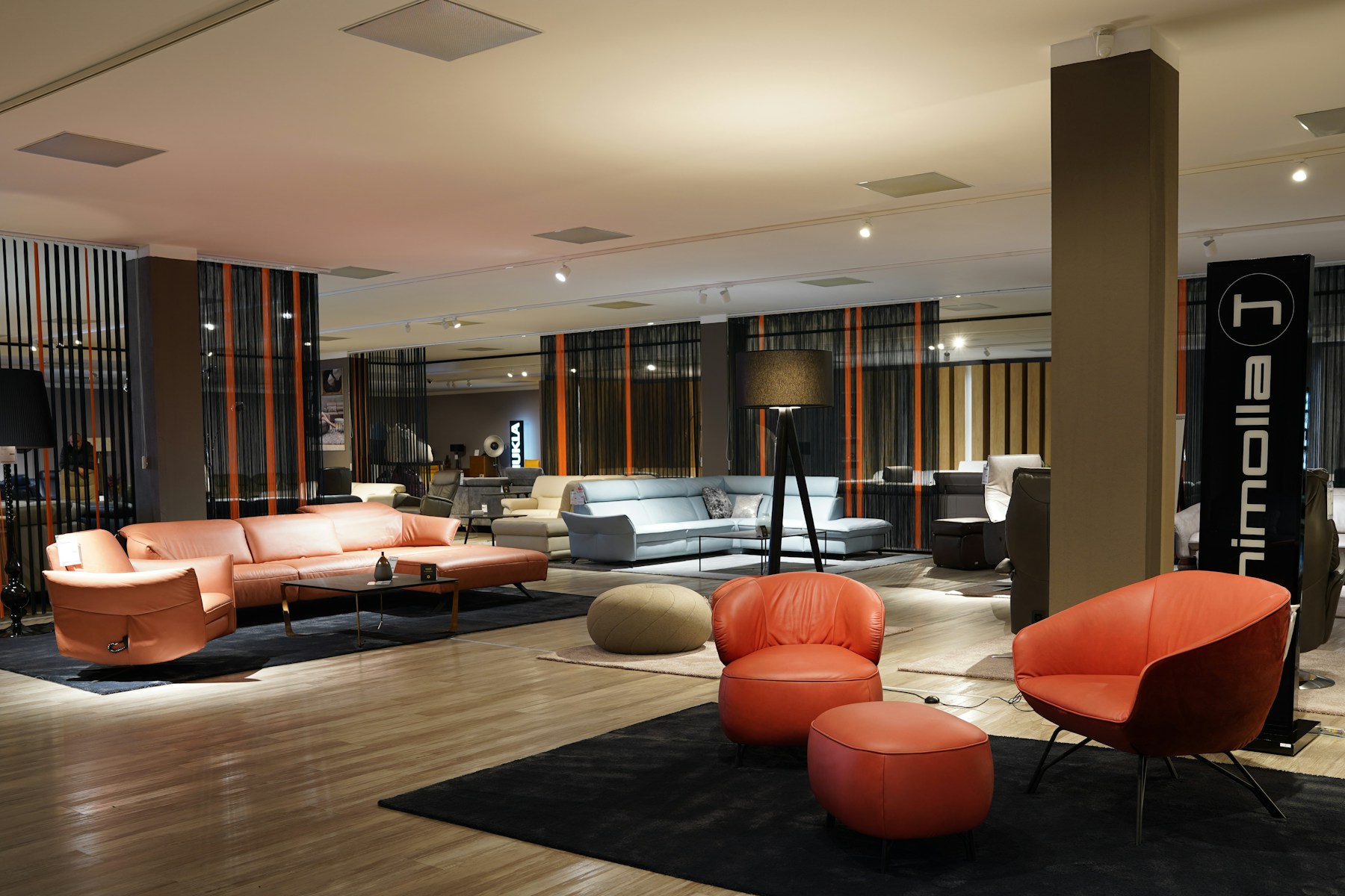Artific Ext showroom material and interior direction